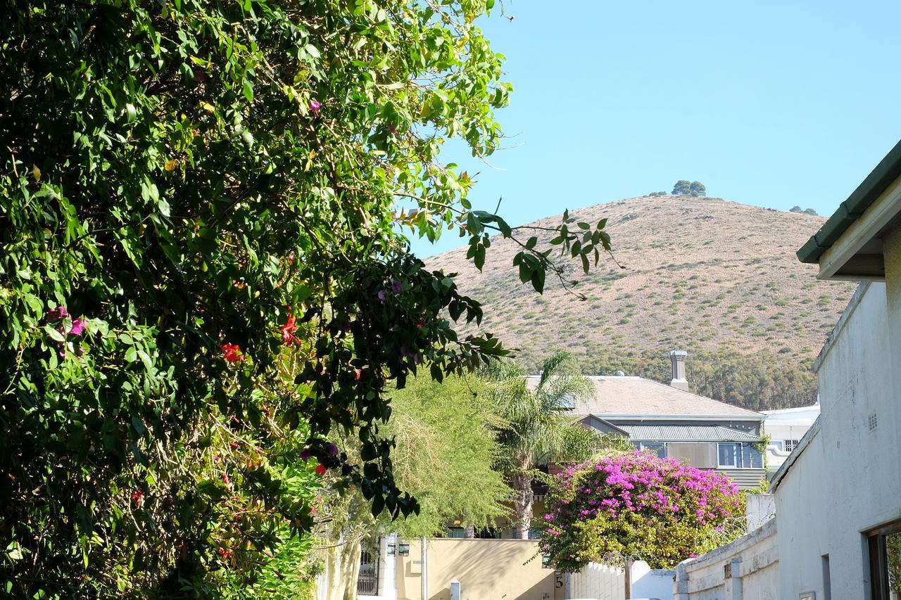 Jambo Guest House Cape Town Exterior photo